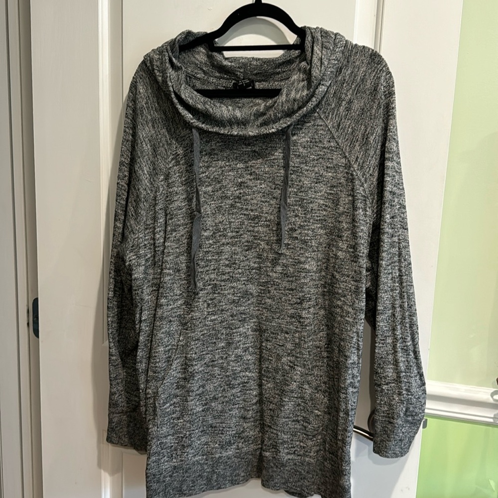Torrid 3X lightweight hooded sweatshirt drawstring neckline front pocket plus sz